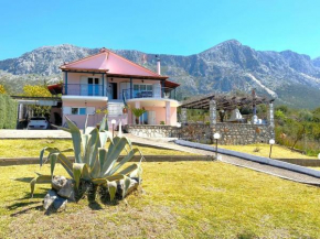 2 bedroom Palm Retreat sea & mountain view